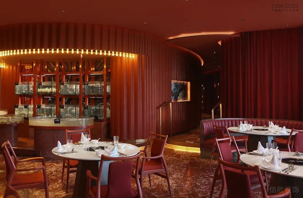 深圳南山輕奢新中式風格火鍋店裝修案例大廳地面鋪設