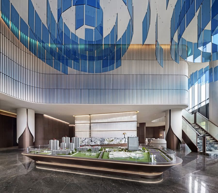 售樓處沙盤上方藍(lán)色的亞克力燈光造型