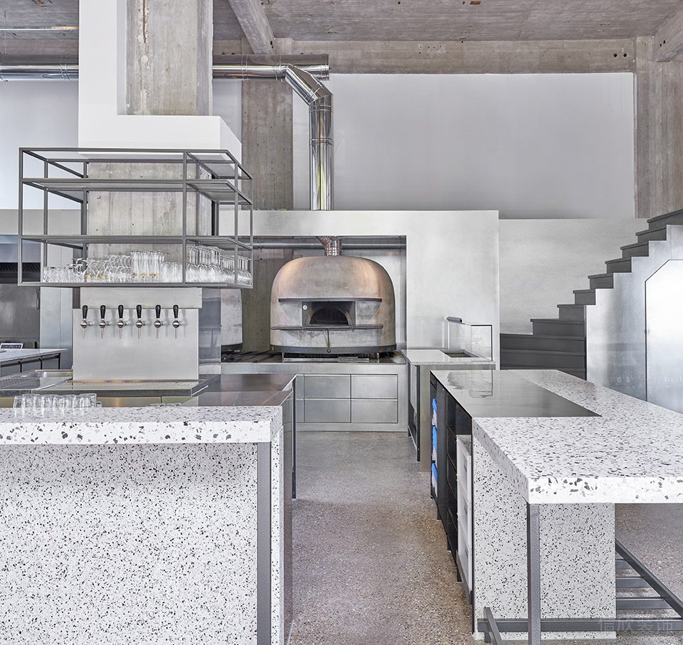 深圳寶安易尚中心灰色調工業風披薩店裝修案例開放式烹飪區 深圳寶安易尚中心灰色調工業風披薩店裝修案例開放式烹飪區