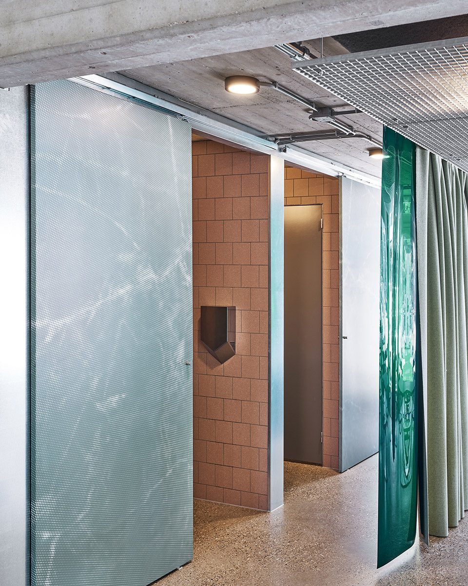 深圳寶安易尚中心灰色調工業風披薩店裝修案例衛生間過道 深圳寶安易尚中心灰色調工業風披薩店裝修案例衛生間過道