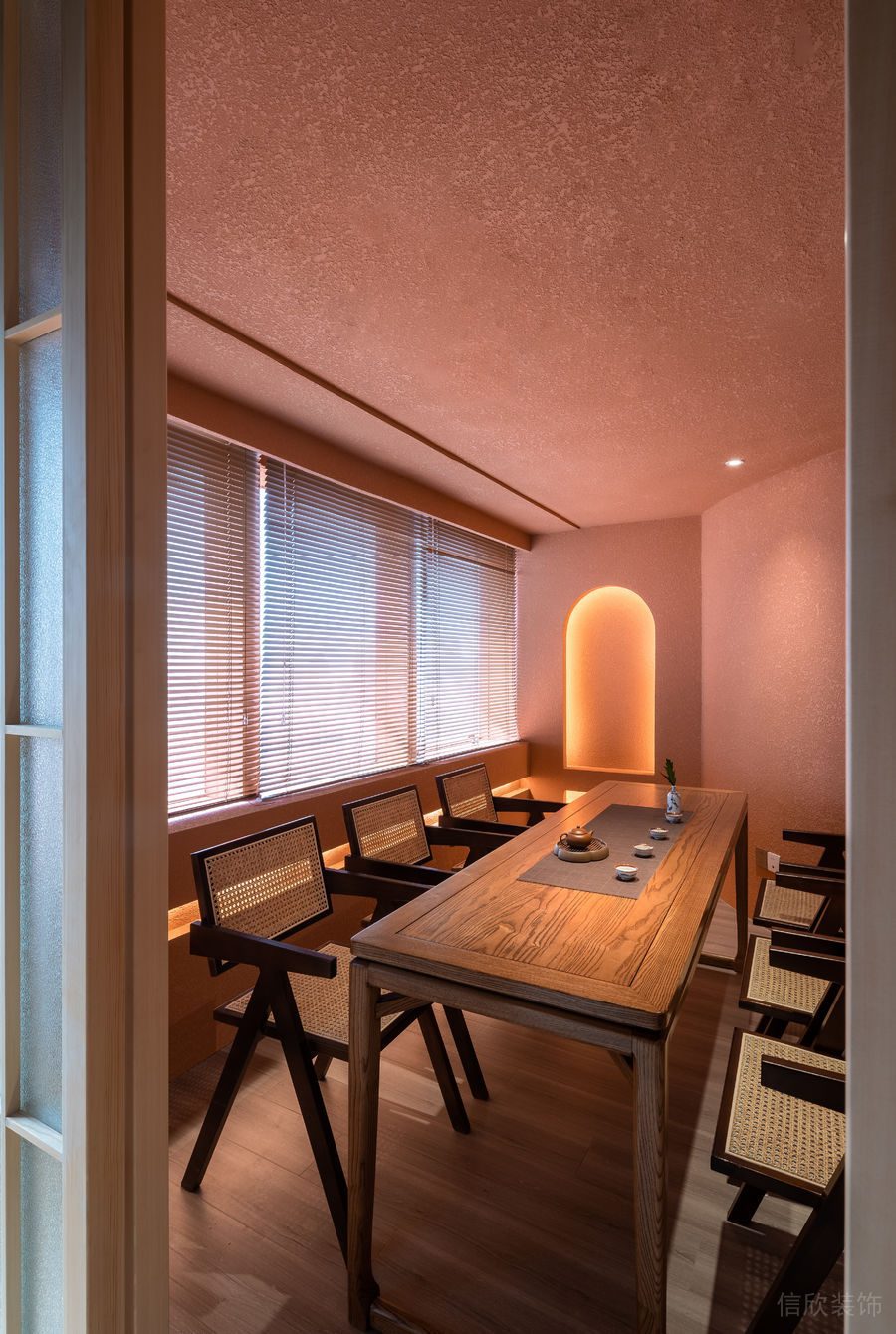 深圳寶安中洲華府暖色調(diào)極簡風(fēng)格茶館裝修案例六人包廂色彩搭配 深圳寶安中洲華府暖色調(diào)極簡風(fēng)格茶館裝修案例六人包廂色彩搭配