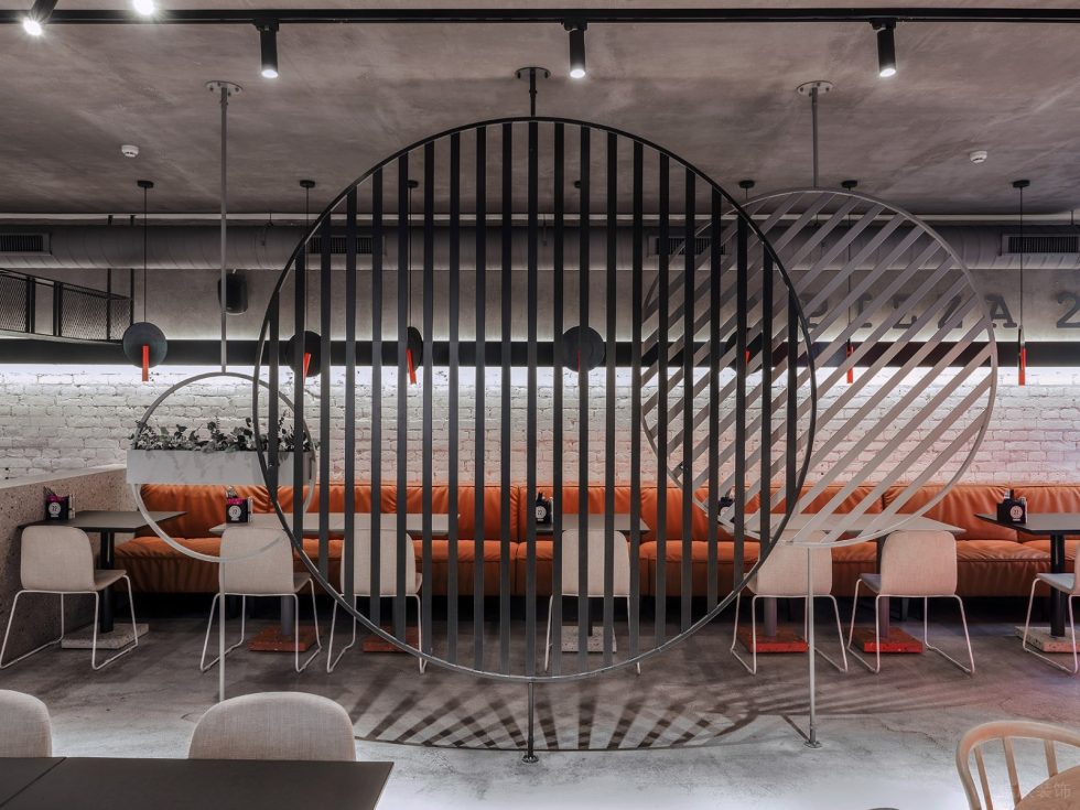 深圳龍崗百合山莊工業風披薩店裝修案例圓形鏤空格柵藝術裝飾屏風 深圳龍崗百合山莊工業風披薩店裝修案例圓形鏤空格柵藝術裝飾屏風