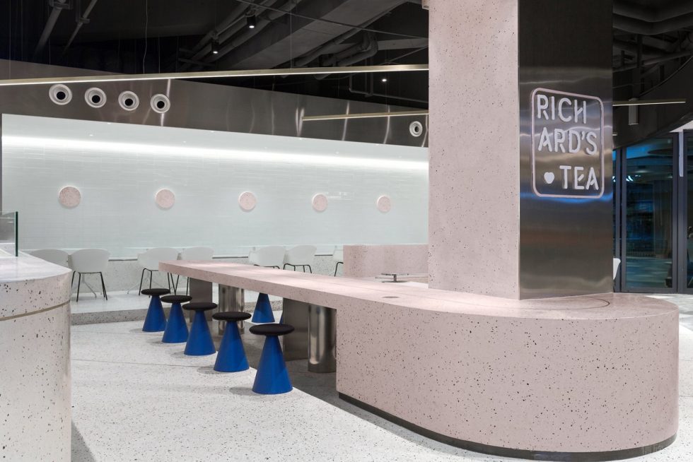 深圳龍崗城龍花園現(xiàn)代簡約風(fēng)格奶茶店裝修案例粉紅色水磨石島臺 深圳龍崗城龍花園現(xiàn)代簡約風(fēng)格奶茶店裝修案例粉紅色水磨石島臺