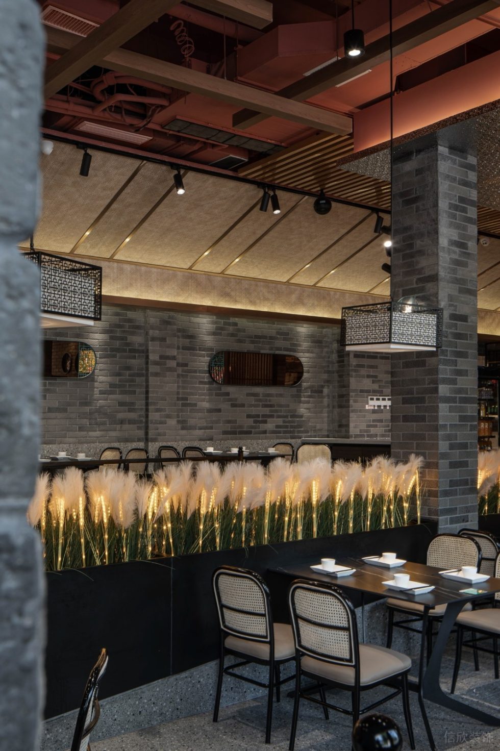 深圳龍崗中糧祥云新中式風(fēng)格粉面店裝修案例藝術(shù)燈光裝飾綠植 深圳龍崗中糧祥云新中式風(fēng)格粉面店裝修案例藝術(shù)燈光裝飾綠植