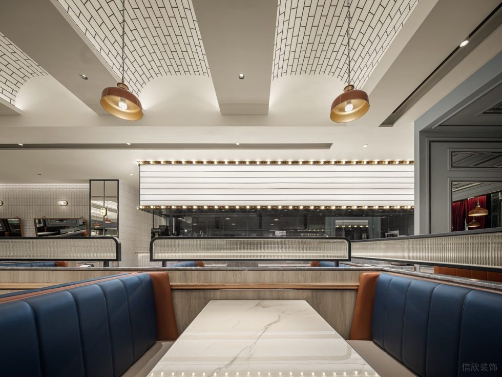 深圳龍華美式輕奢風世紀春城茶餐廳裝修案例天花