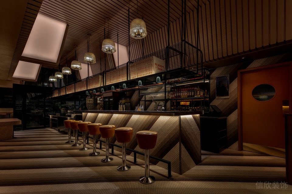 深圳龍華蘋果園美式工業(yè)風(fēng)披薩店裝修案例燈光效果