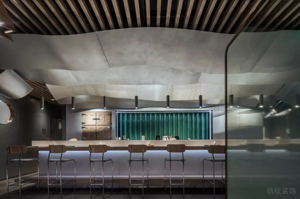 深圳南山天利中央廣場現(xiàn)代新中式風(fēng)格壽司店裝修案例吧臺用餐區(qū) 深圳南山天利中央廣場現(xiàn)代新中式風(fēng)格壽司店裝修案例吧臺用餐區(qū)