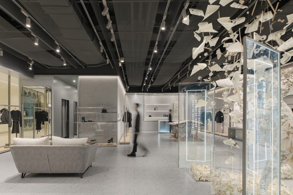 深圳市龍崗區(qū)坂田“一尚門”買手店裝修櫥窗展示 (3) 深圳市龍崗區(qū)坂田“一尚門”買手店裝修櫥窗展示 (3)