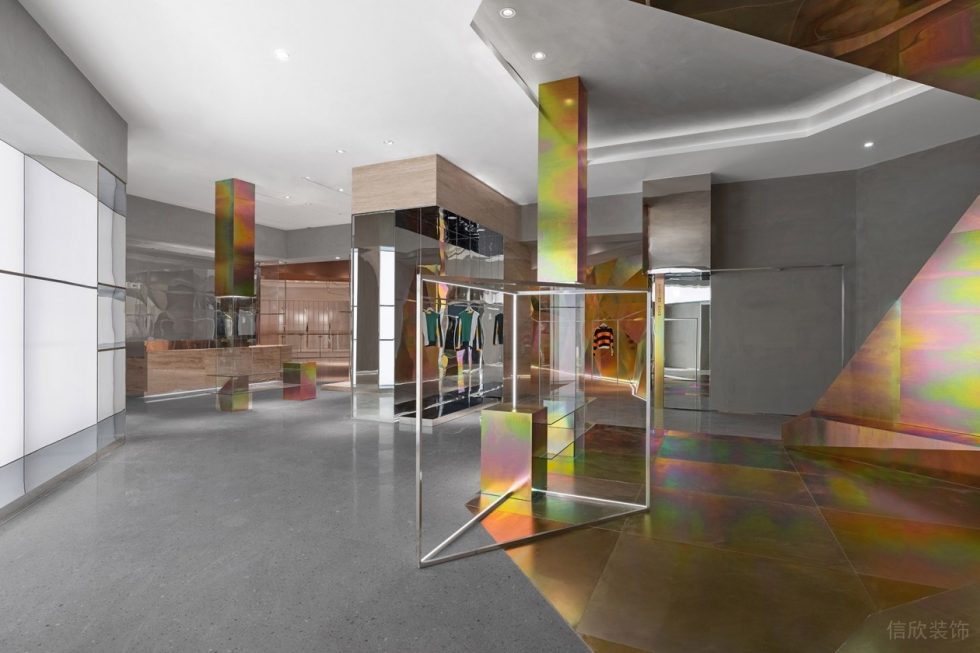 深圳市龍崗區(qū)龍崗中心城x Select 服裝店買手店裝修設(shè)計三角形不銹鋼鐵藝架 深圳市龍崗區(qū)龍崗中心城x Select 服裝店買手店裝修設(shè)計三角形不銹鋼鐵藝架