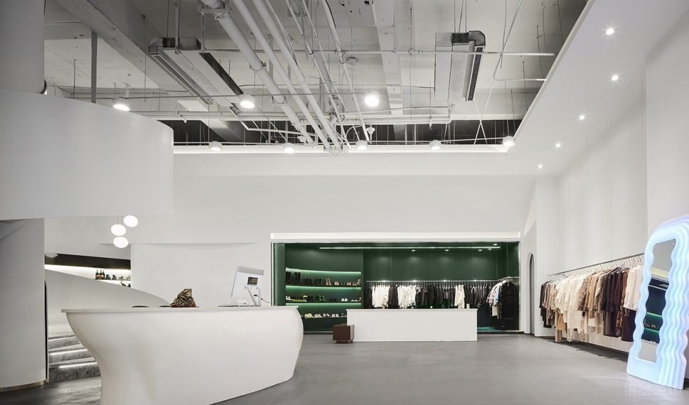 深圳市南山區(qū)南頭現(xiàn)代風rain & Snow.hby買手店裝修設計白色工業(yè)風吊頂