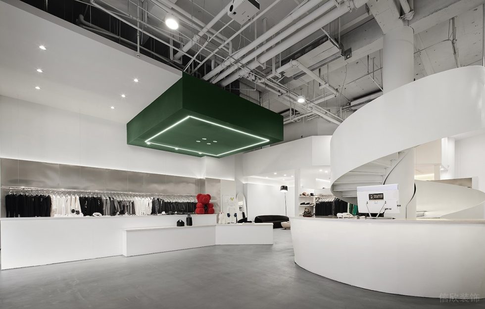 深圳市南山區(qū)南頭現(xiàn)代風rain & Snow.hby買手店裝修設計白色旋轉式樓梯