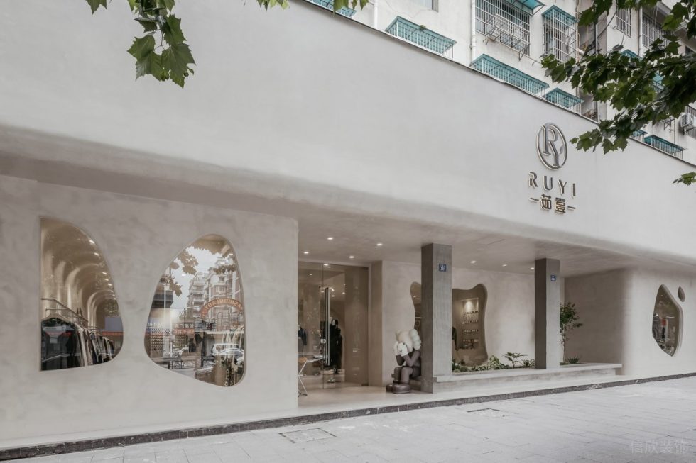 深圳市南山區(qū)前海現(xiàn)代風(fēng)女裝店裝修設(shè)計(jì)門(mén)廳2