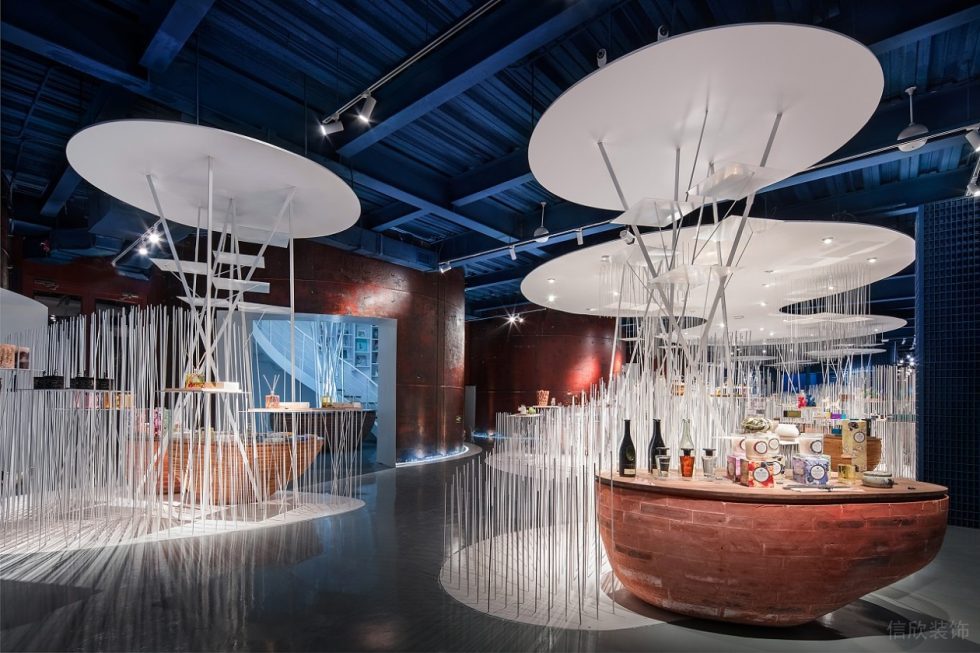 深圳市南山中心城現代風“老廠房”751時尚買手店裝修設計紅色磚石展臺 深圳市南山中心城現代風“老廠房”751時尚買手店裝修設計紅色磚石展臺