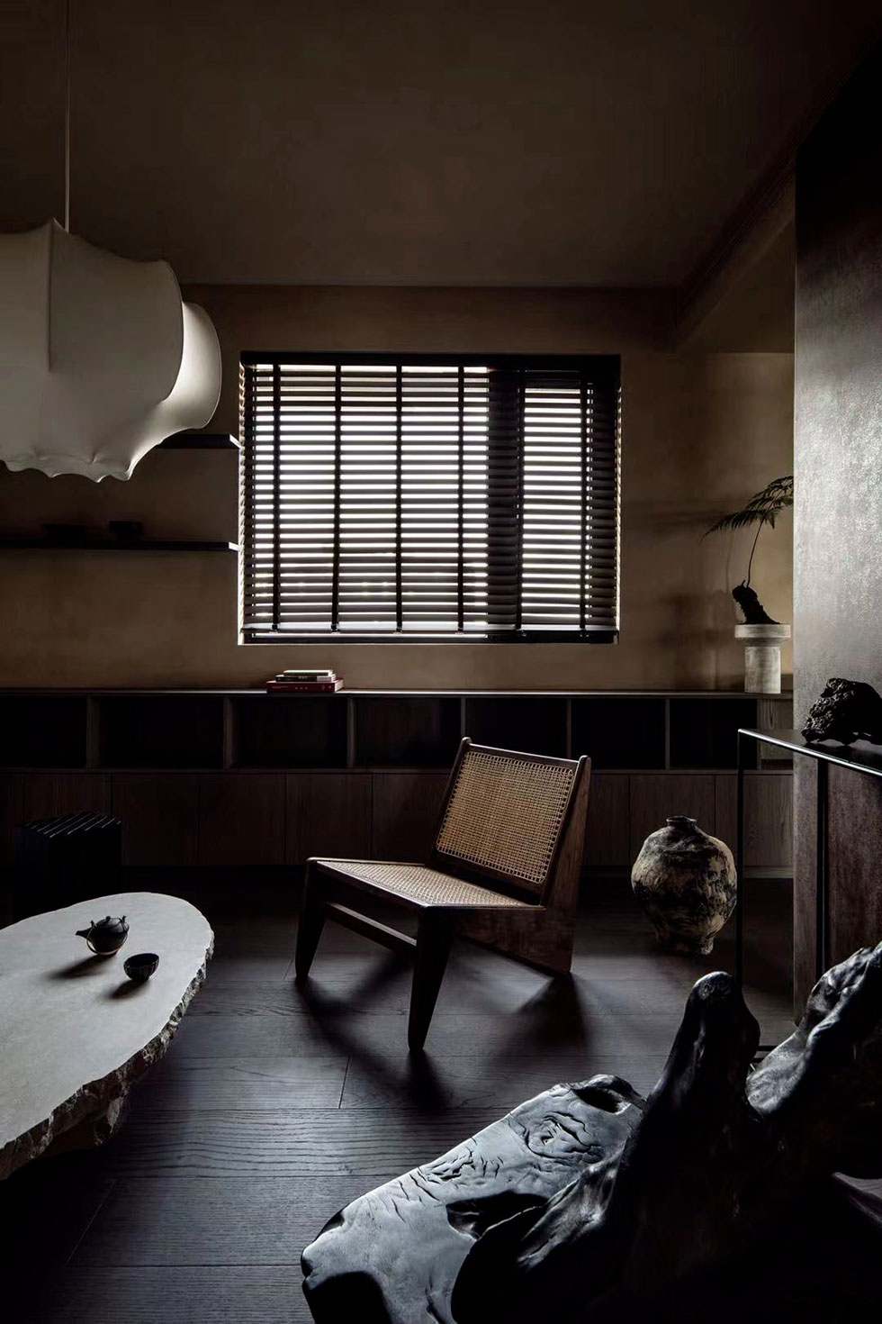 接待區原木沙發、原木茶幾 接待區深色原木沙發、原木茶幾