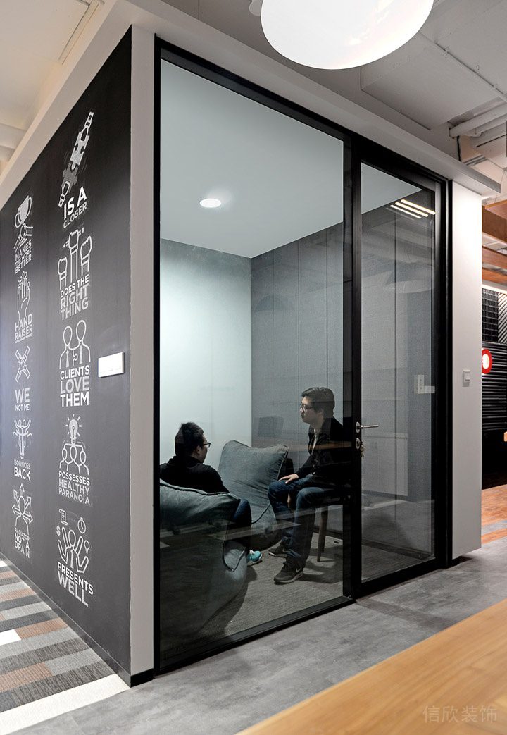 深圳寶安稻興環(huán)球科創(chuàng)中心900平方米現(xiàn)代工業(yè)風辦公室裝修案例洽談室 深圳寶安稻興環(huán)球科創(chuàng)中心900平方米現(xiàn)代工業(yè)風辦公室裝修案例洽談室