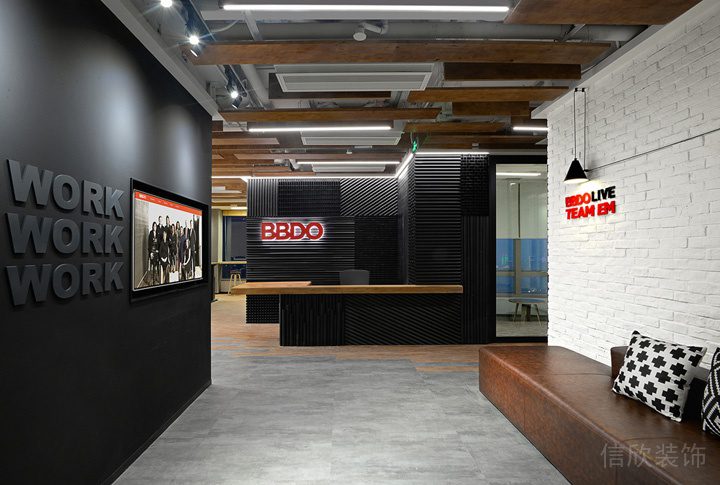 深圳寶安稻興環(huán)球科創(chuàng)中心900平方米現(xiàn)代工業(yè)風辦公室裝修案例前廳 深圳寶安稻興環(huán)球科創(chuàng)中心900平方米現(xiàn)代工業(yè)風辦公室裝修案例前廳