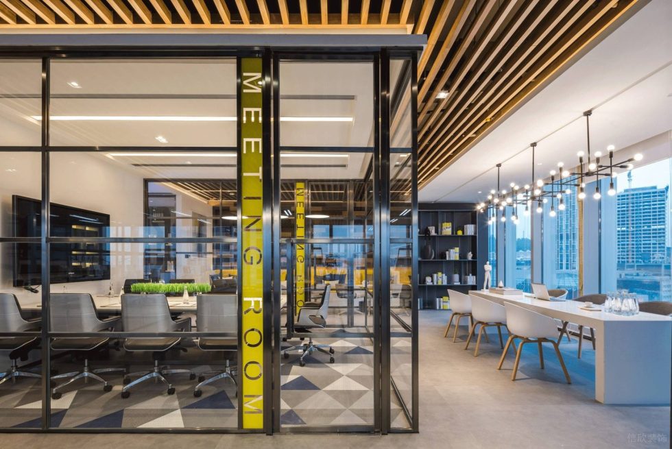 深圳南山香江金融中心300平方米現代工業風公司裝修案例黑色不銹鋼玻璃隔斷 深圳南山香江金融中心300平方米現代工業風公司裝修案例黑色不銹鋼玻璃隔斷