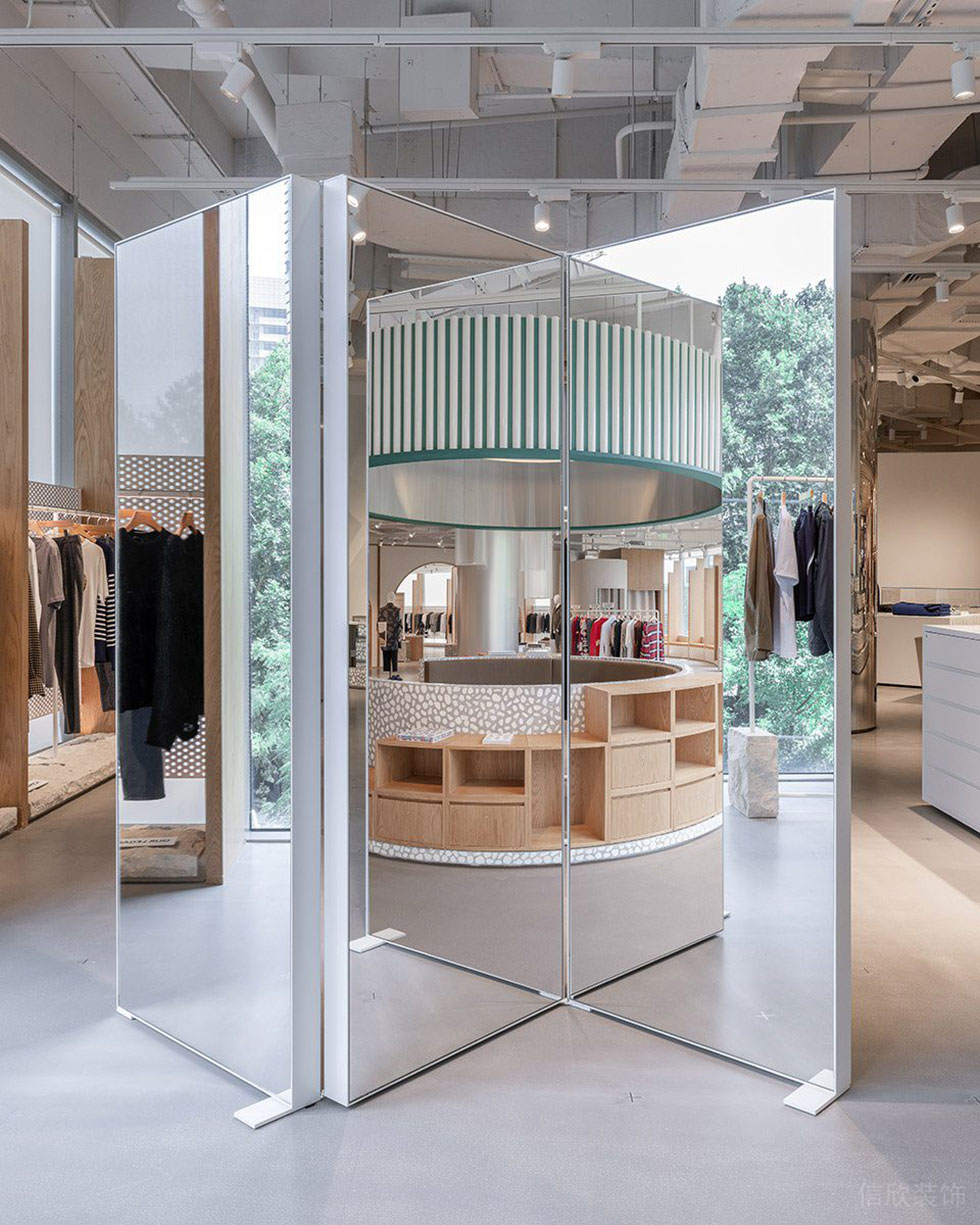 深圳市寶安區(qū)沙井現(xiàn)代風(fēng)assemble By Réel概念零售店裝修設(shè)計試衣鏡