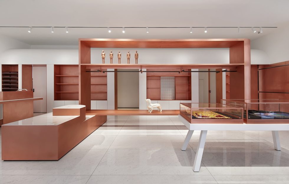 深圳市寶安區西鄉現代風品牌胤一紅幫服裝店中島展柜裝修設計效果圖 深圳市寶安區西鄉現代風品牌胤一紅幫服裝店中島展柜裝修設計效果圖