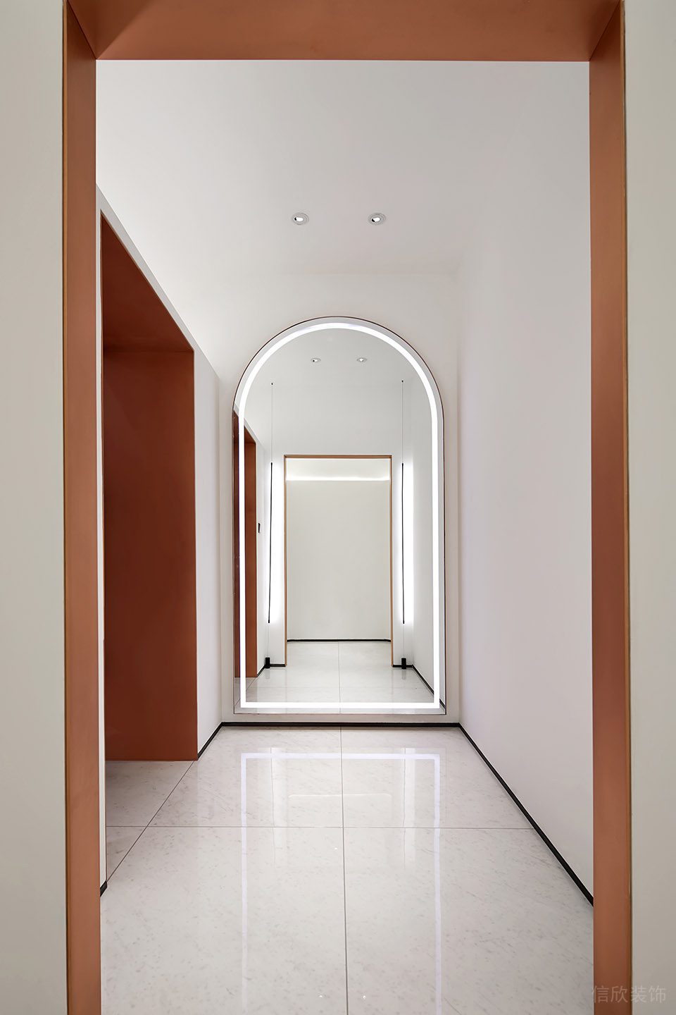 深圳市寶安區西鄉現代風品牌胤一紅幫服裝店過道裝修設計效果圖 深圳市寶安區西鄉現代風品牌胤一紅幫服裝店裝修設計過道效果圖