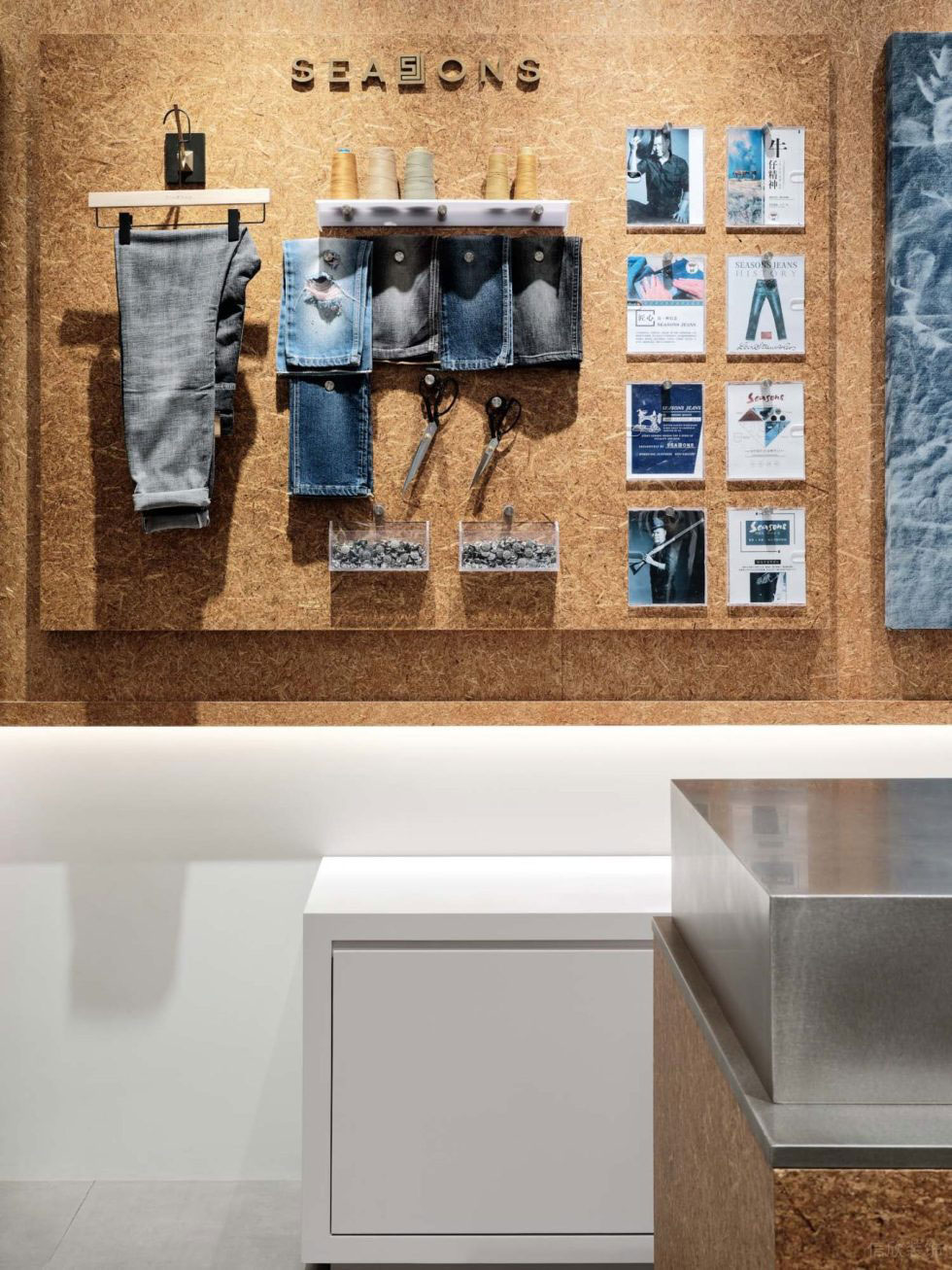 深圳市龍崗區(qū)坪地現(xiàn)代風(fēng)潮牌四季牛仔店鋪工藝展示墻 深圳市龍崗區(qū)坪地現(xiàn)代風(fēng)潮牌四季牛仔店鋪工藝展示墻