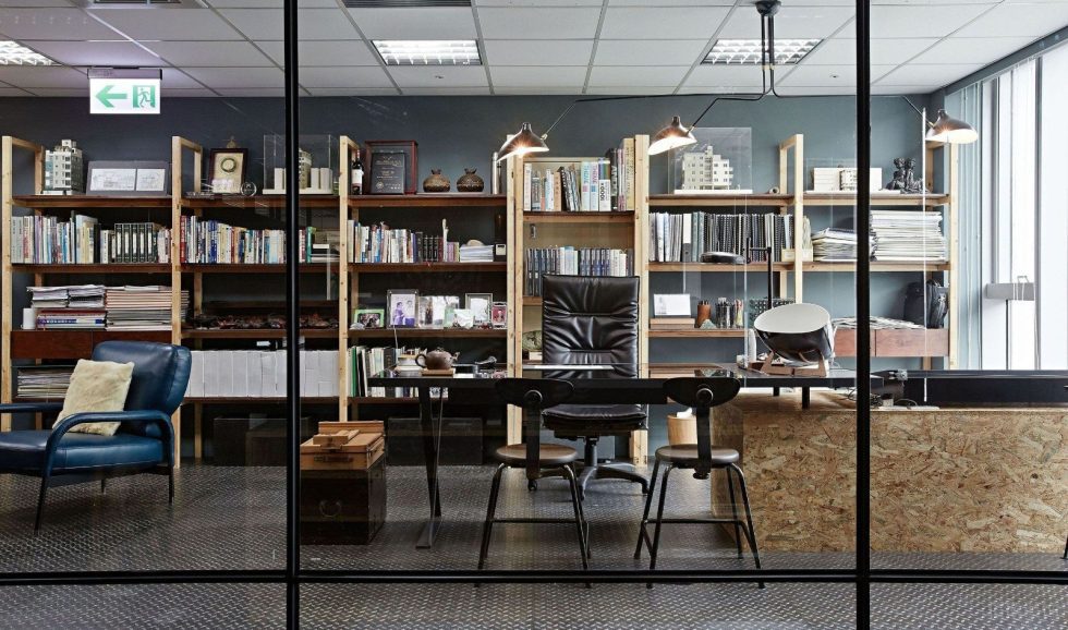 深圳寶安陽基九方廣場600平方米北歐工業風公司裝修案例總裁辦公室實木書架 深圳寶安陽基九方廣場600平方米北歐工業風公司裝修案例總裁辦公室實木書架