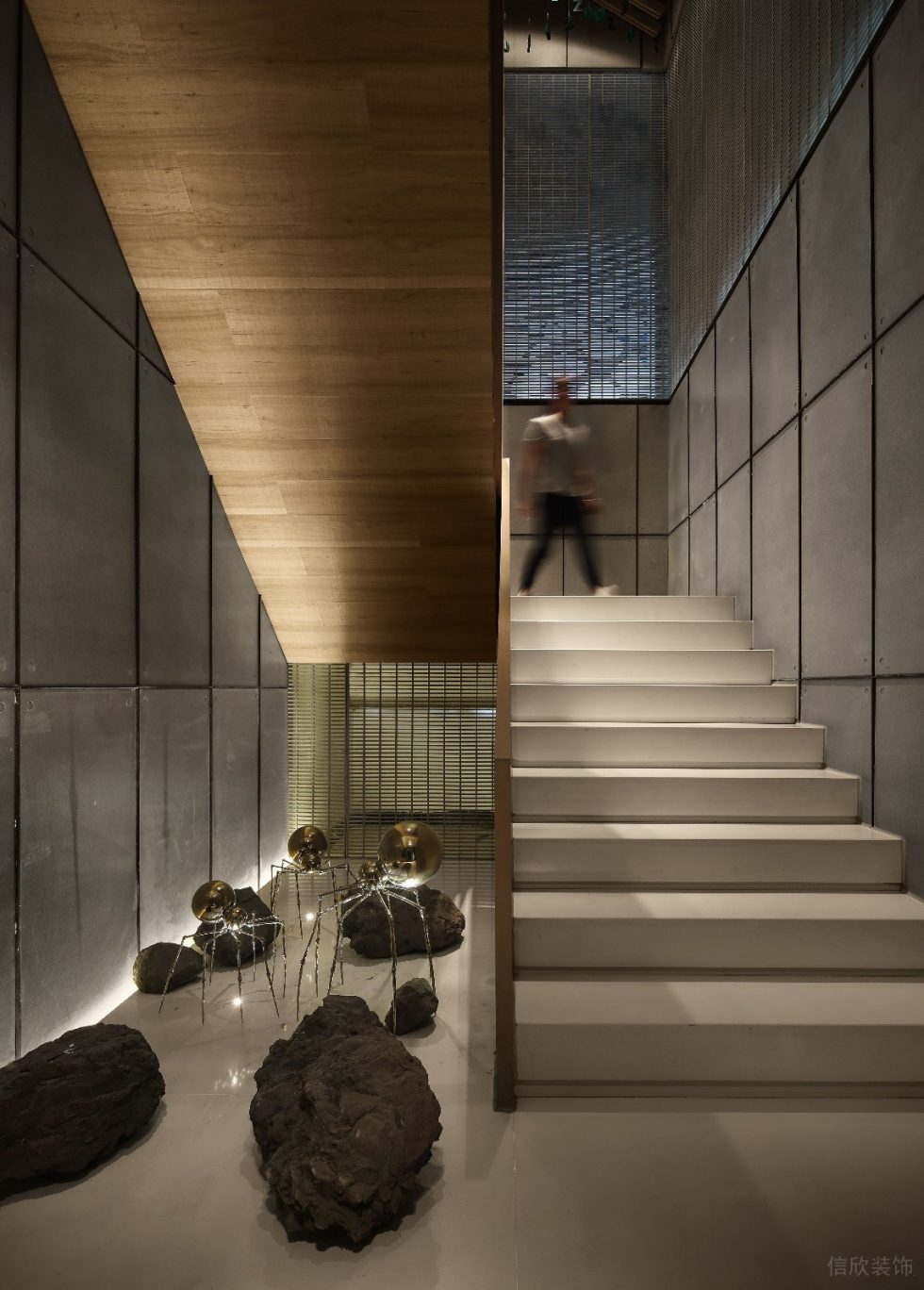深圳龍崗泉森紅木棉創(chuàng)意園600平方米工業(yè)主義原木風辦公室裝修案例樓梯間底部藝術景觀 深圳龍崗泉森紅木棉創(chuàng)意園600平方米工業(yè)主義原木風辦公室裝修案例樓梯間底部藝術景觀