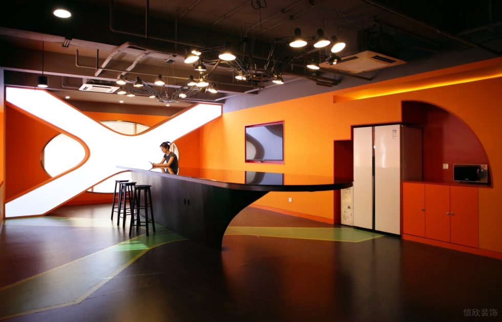 深圳南山凱達爾集團中心大廈2800平方米工業(yè)主義科幻風辦公室裝修案例茶水休閑廳吧臺 深圳南山凱達爾集團中心大廈2800平方米工業(yè)主義科幻風辦公室裝修案例茶水休閑廳吧臺