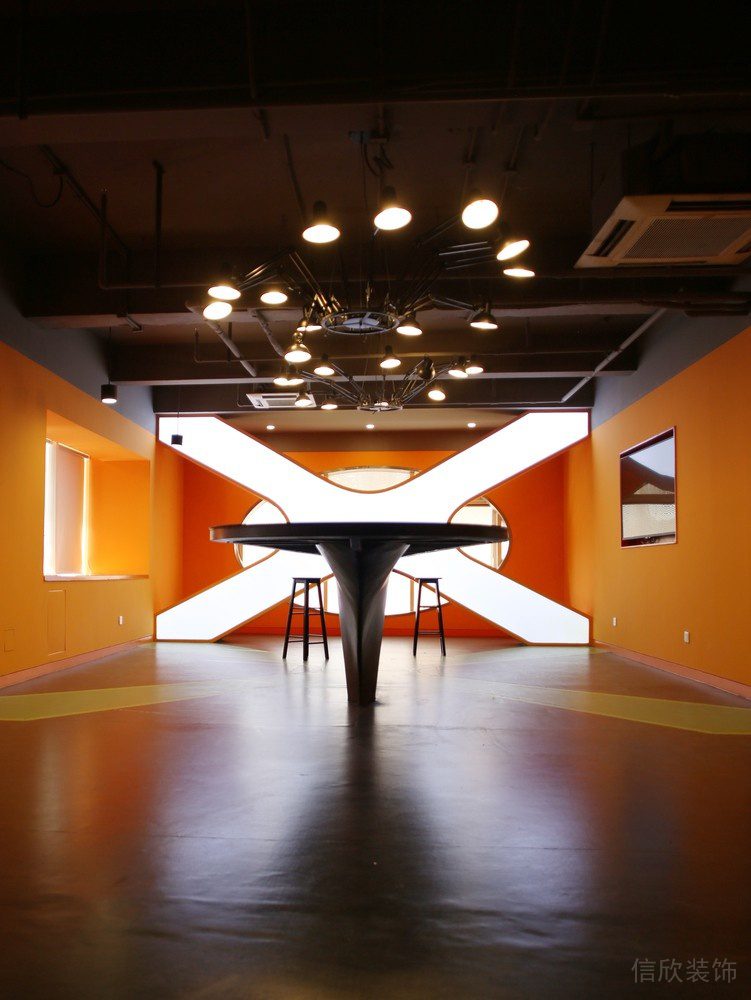 深圳南山凱達爾集團中心大廈2800平方米工業(yè)主義科幻風辦公室裝修案例茶水休閑廳光影效果 深圳南山凱達爾集團中心大廈2800平方米工業(yè)主義科幻風辦公室裝修案例茶水休閑廳光影效果