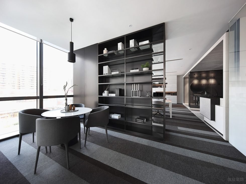 深圳南山閩泰大廈150平方米黑白灰現(xiàn)代簡約風(fēng)辦公室裝修案例洽談區(qū)