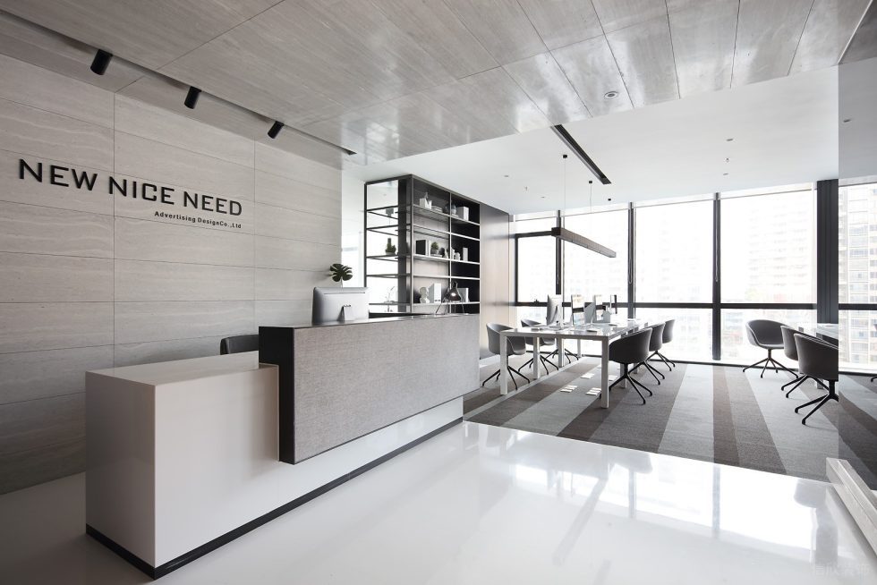 深圳南山閩泰大廈150平方米黑白灰現(xiàn)代簡約風(fēng)辦公室裝修案例前臺