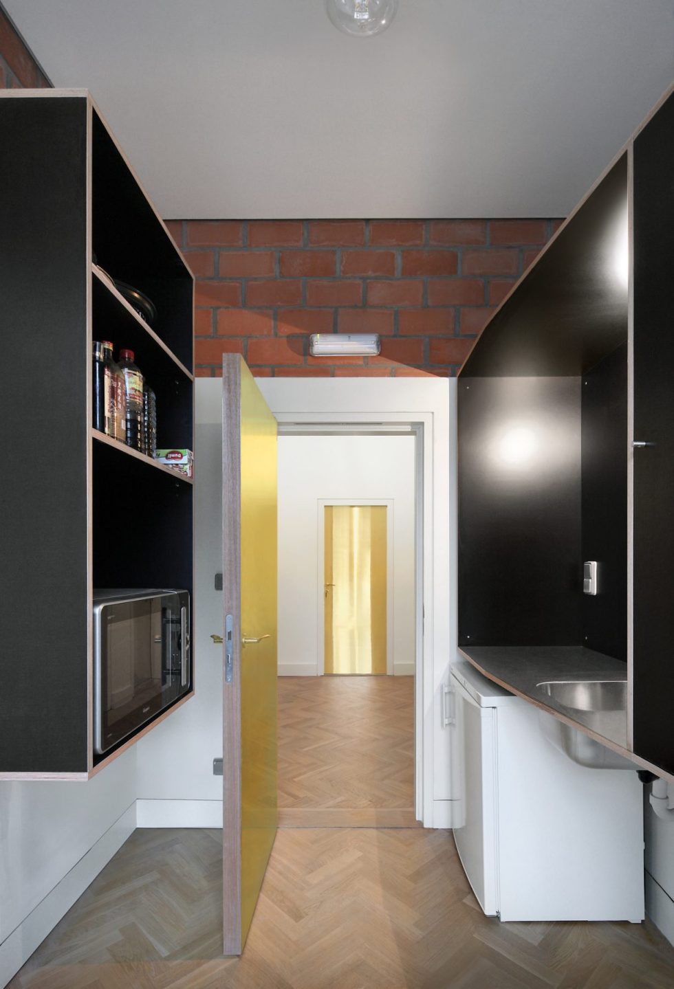 白鹿廣場簡約歐式辦公室裝修設(shè)計方案 員工廚房