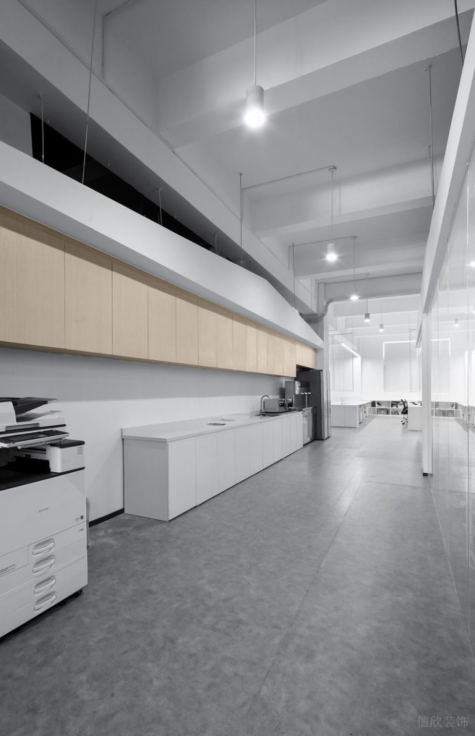 蒼松大廈白色調(diào)簡(jiǎn)約風(fēng)辦公室裝修設(shè)計(jì)案例 茶水間