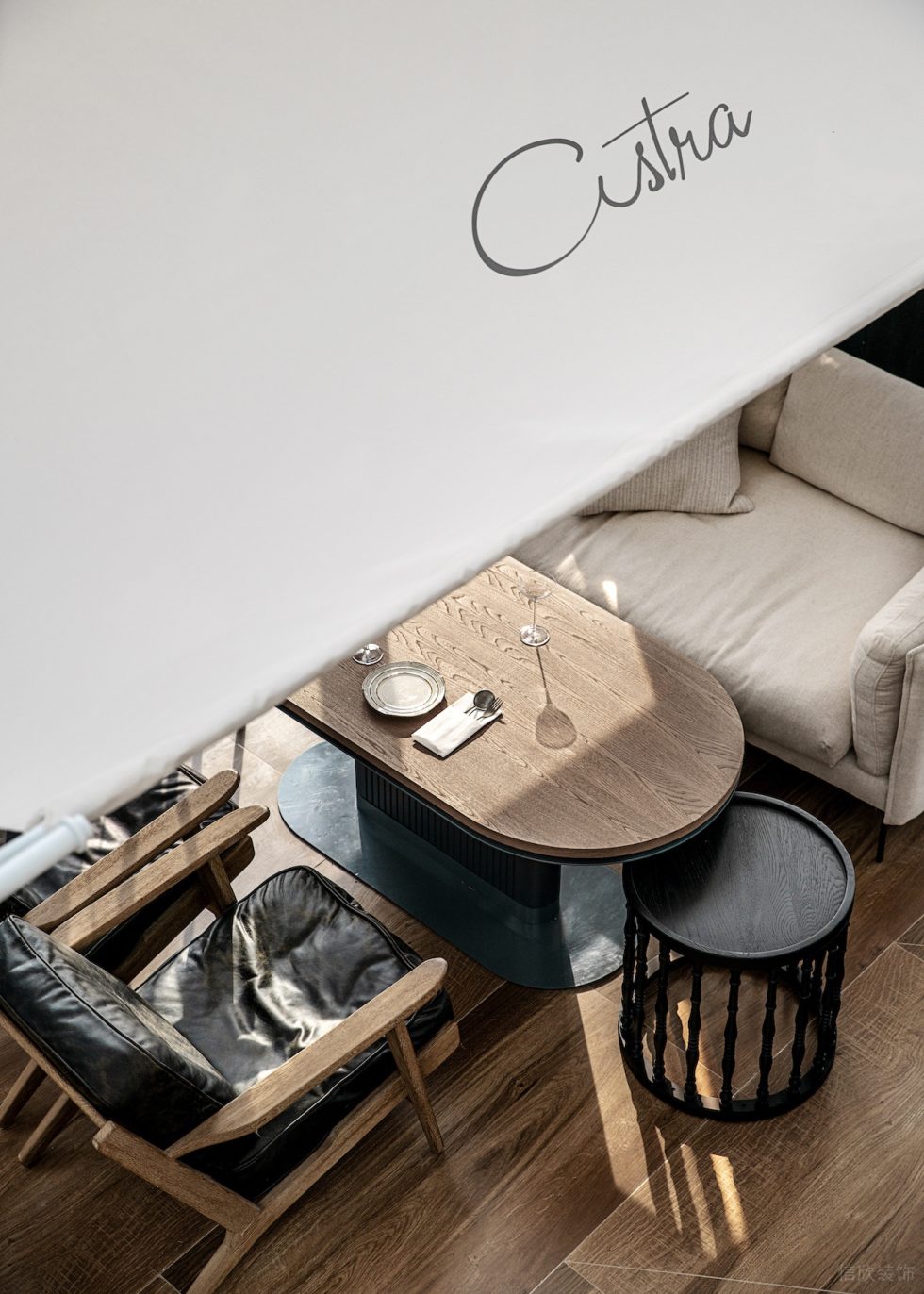 動(dòng)感美式餐廳時(shí)尚吊頂裝修設(shè)計(jì)