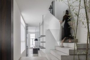 Halo廣場(chǎng)北歐極簡(jiǎn)主義辦公室裝修設(shè)計(jì)案例 入口樓梯處