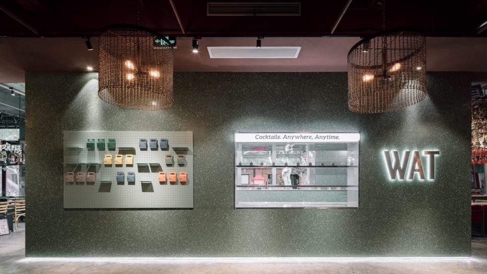 深圳寶安區(qū)簡約休閑風酒吧射燈映照裝修設計