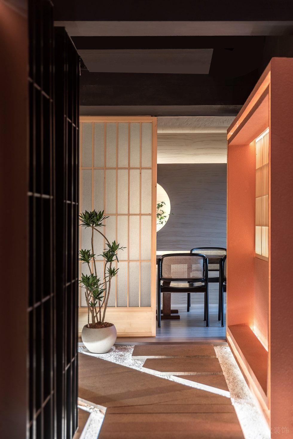 深圳寶安現(xiàn)代風茶館景觀綠植裝修設計