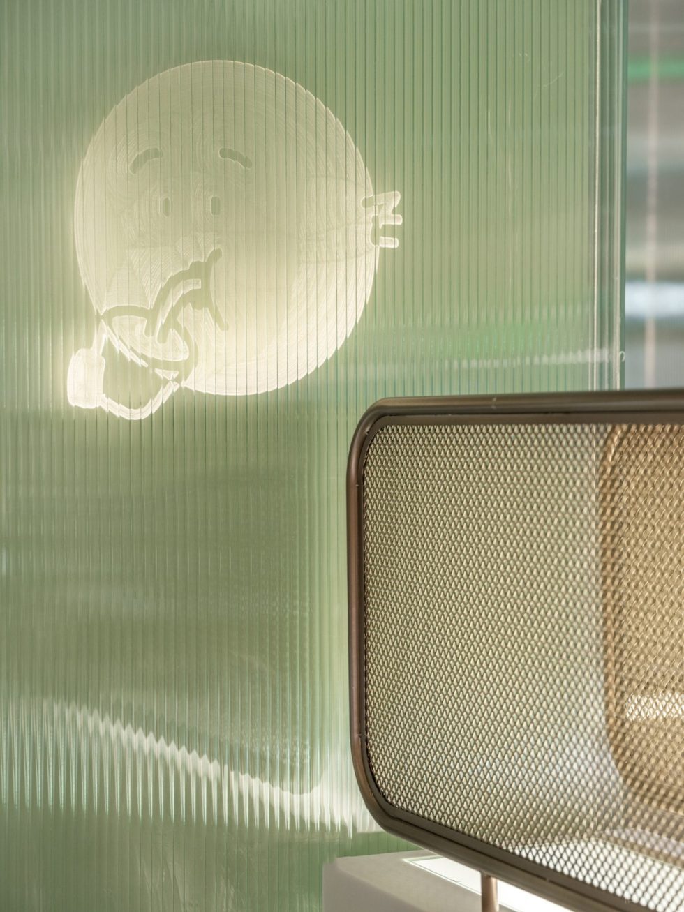 深圳寶安藝術(shù)日式食堂柱內(nèi)燈球細(xì)節(jié)裝修設(shè)計