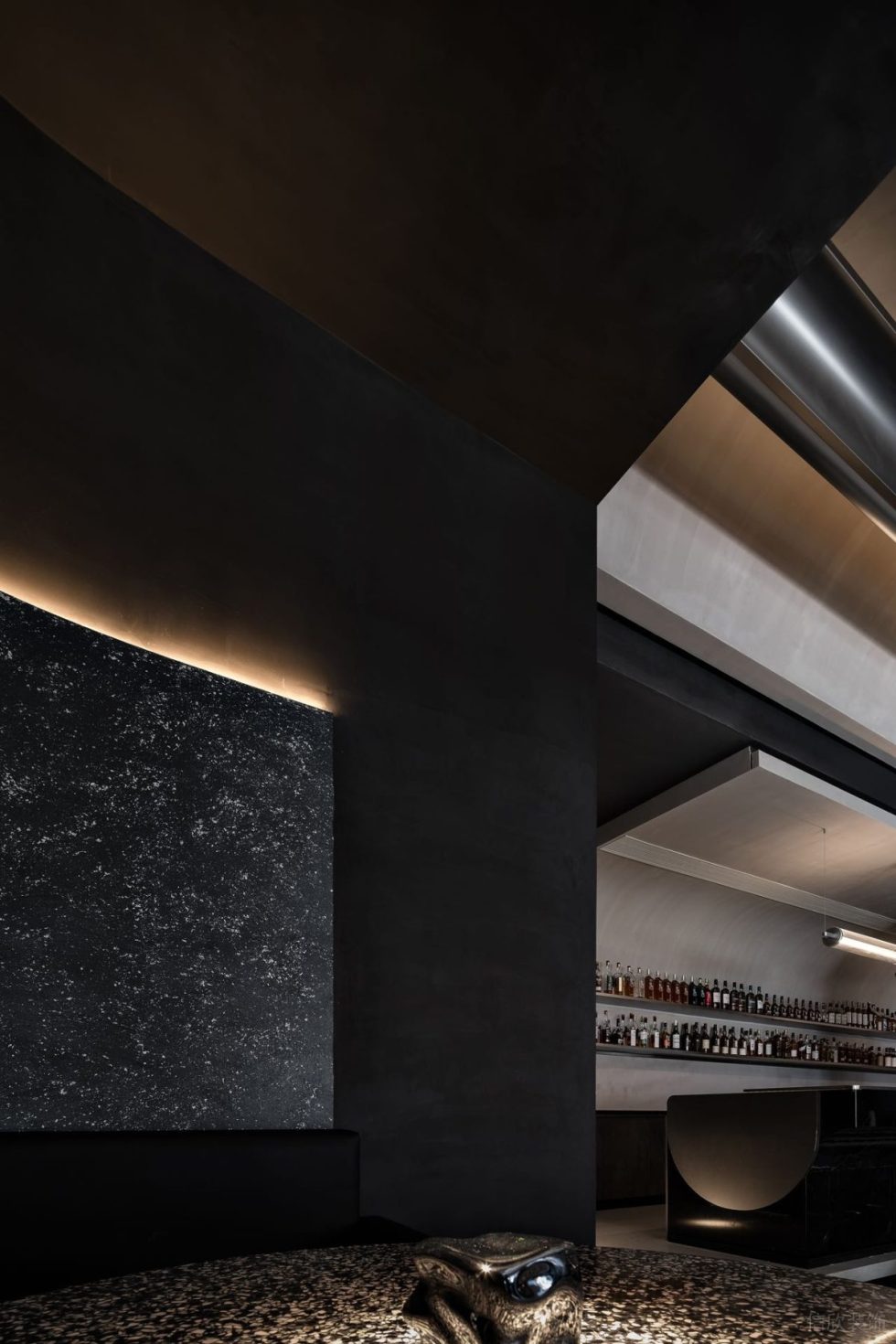 深圳南山工業(yè)風酒吧細節(jié)裝修設計