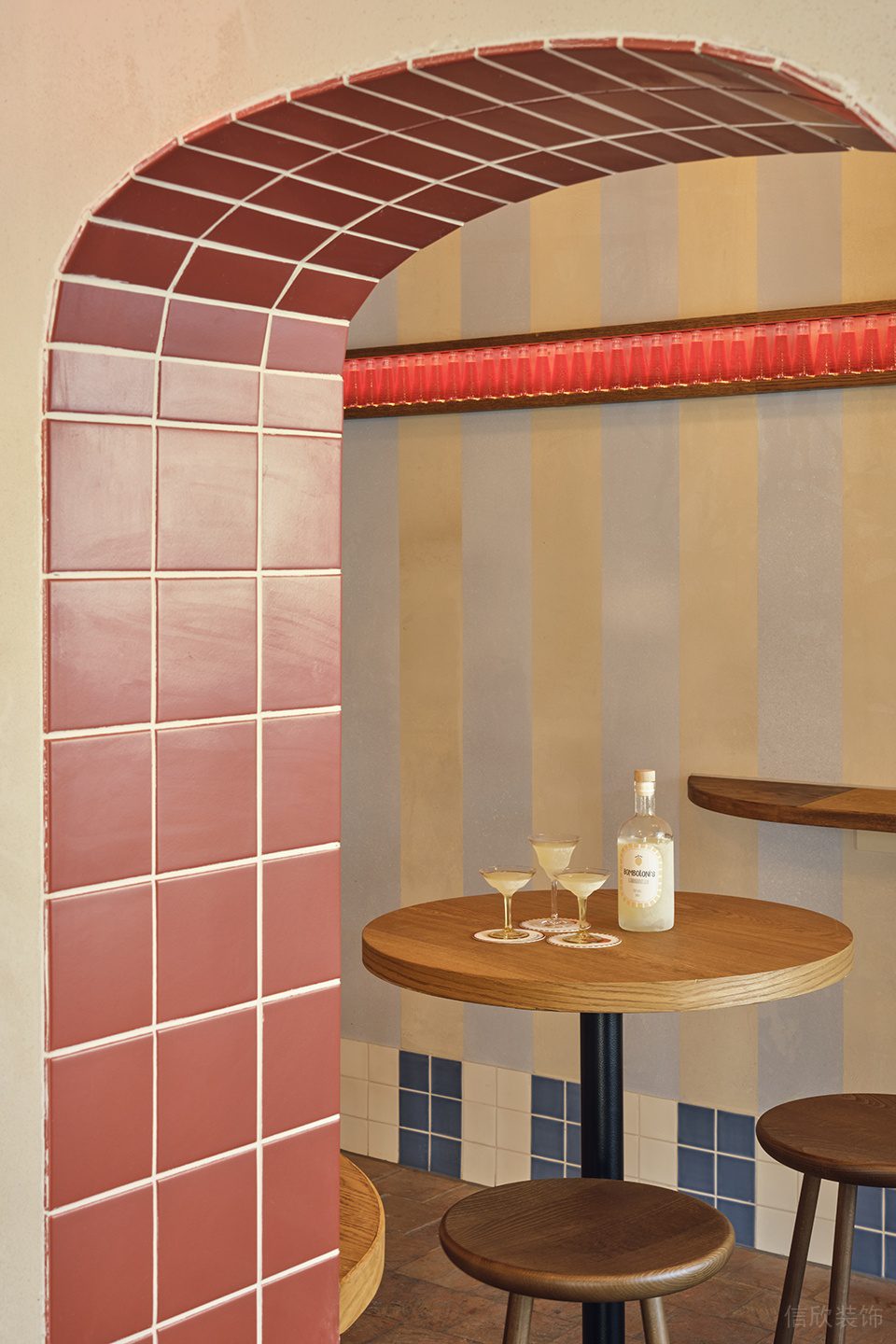 深圳南山現(xiàn)代歐式風(fēng)餐廳圓角方形門(mén)洞設(shè)計(jì)裝修