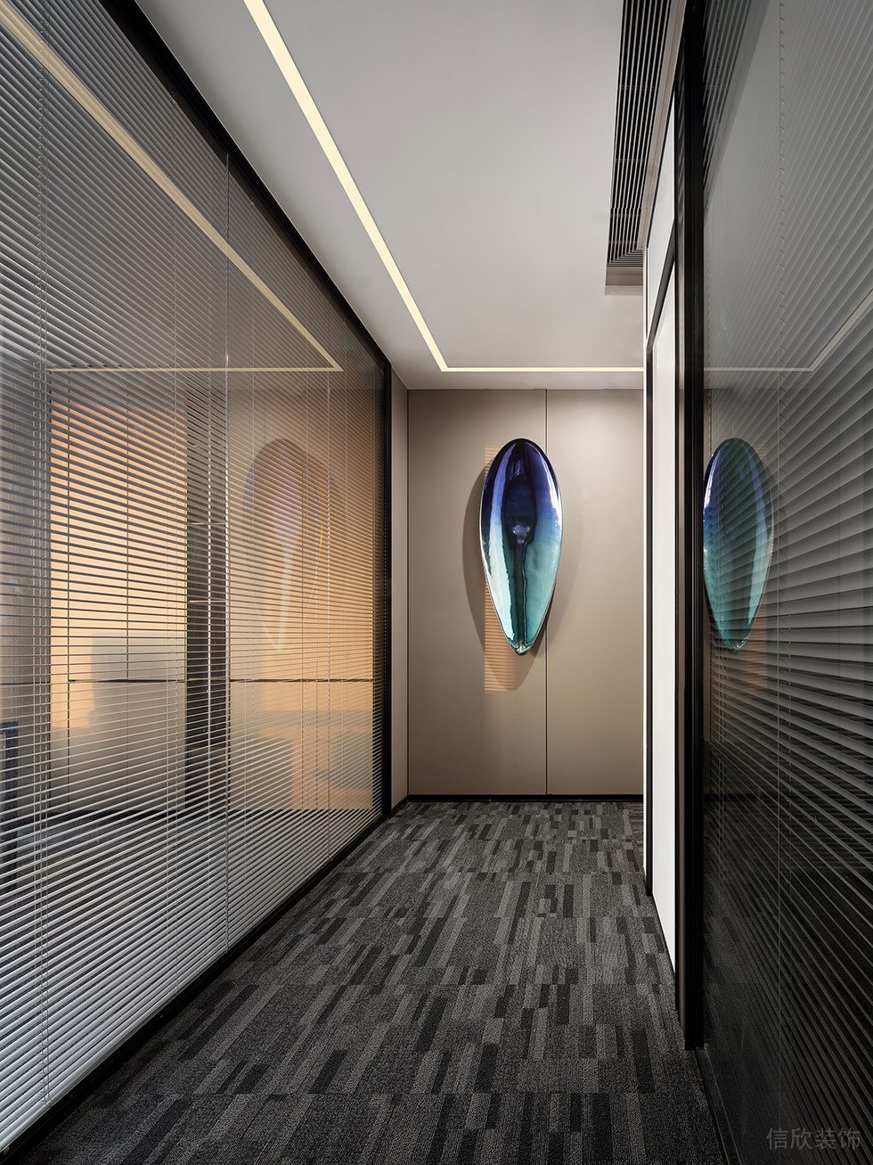 深圳南山中心區(qū)天利中央廣場(chǎng)現(xiàn)代極簡(jiǎn)風(fēng)辦公室裝修工程 過道