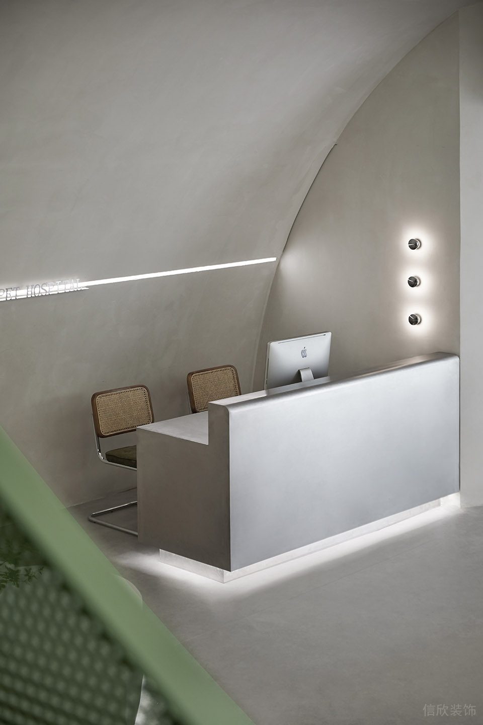 深圳市龍崗區龍崗中心城春田寵物醫院裝修設計-不銹鋼帶燈條前臺 深圳市龍崗區龍崗中心城春田寵物醫院裝修設計-不銹鋼帶燈條前臺