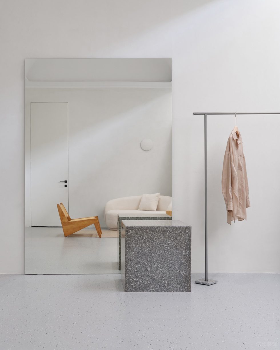 深圳市龍華區大浪侘寂風服裝店裝修設計- 穿衣鏡 深圳市龍華區大浪侘寂風服裝店裝修設計- 穿衣鏡