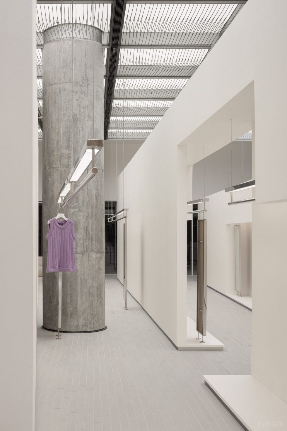 深圳市龍華區(qū)民治現(xiàn)代風(fēng)服裝店裝修設(shè)計(jì) 過(guò)道