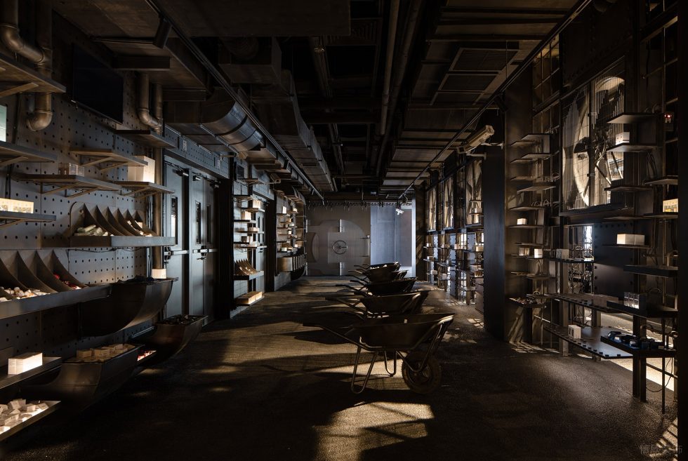 深圳市南山區(qū)南頭工業(yè)風(fēng)化妝品店裝修設(shè)計實景圖-管道頂面 深圳市南山區(qū)南頭工業(yè)風(fēng)化妝品店裝修設(shè)計實景圖-管道頂面