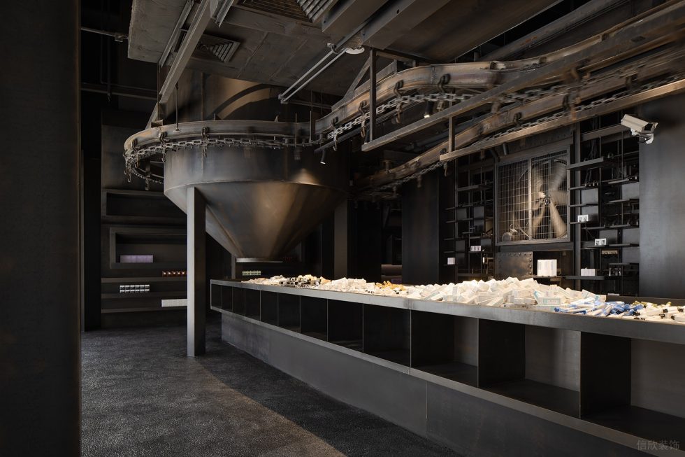 深圳市南山區(qū)南頭工業(yè)風(fēng)化妝品店裝修設(shè)計-工業(yè)車間展臺 深圳市南山區(qū)南頭工業(yè)風(fēng)化妝品店裝修設(shè)計-工業(yè)車間展臺