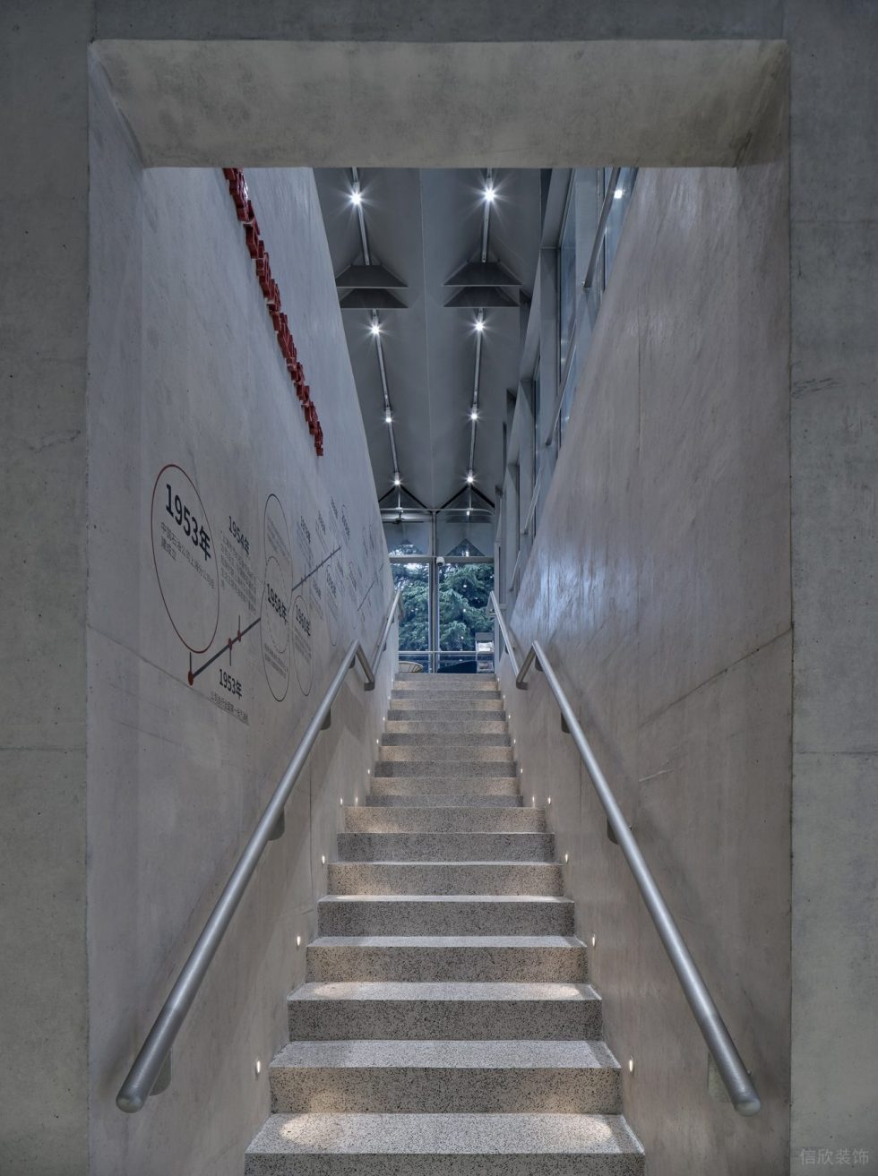 深圳市南山區南油中石化加油站實景效果圖-灰色水泥樓梯 深圳市南山區南油中石化加油站實景效果圖-灰色水泥樓梯