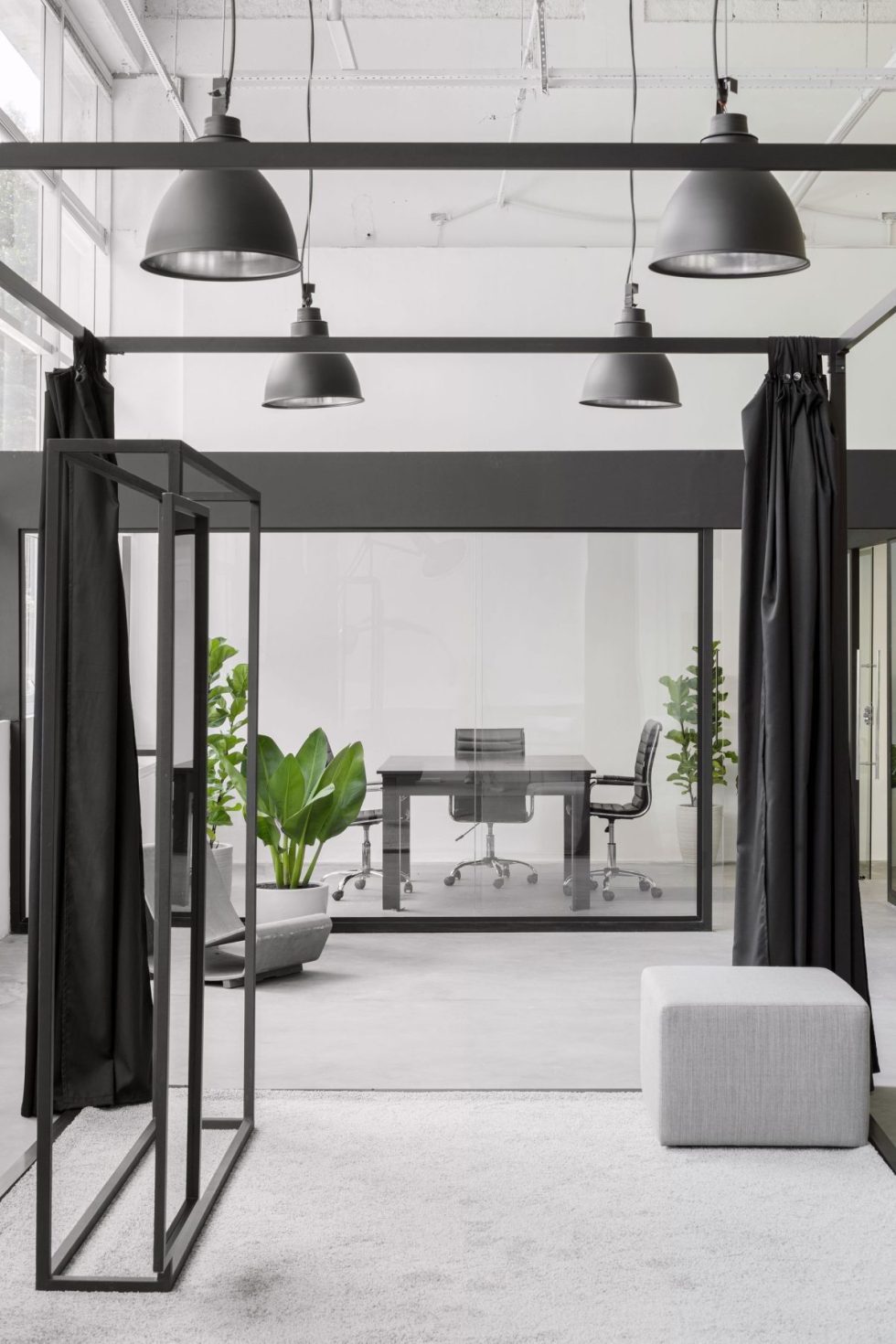 深圳市南山區(qū)西麗tcl國際e城公司簡約工業(yè)風辦公室裝修方案 辦公室