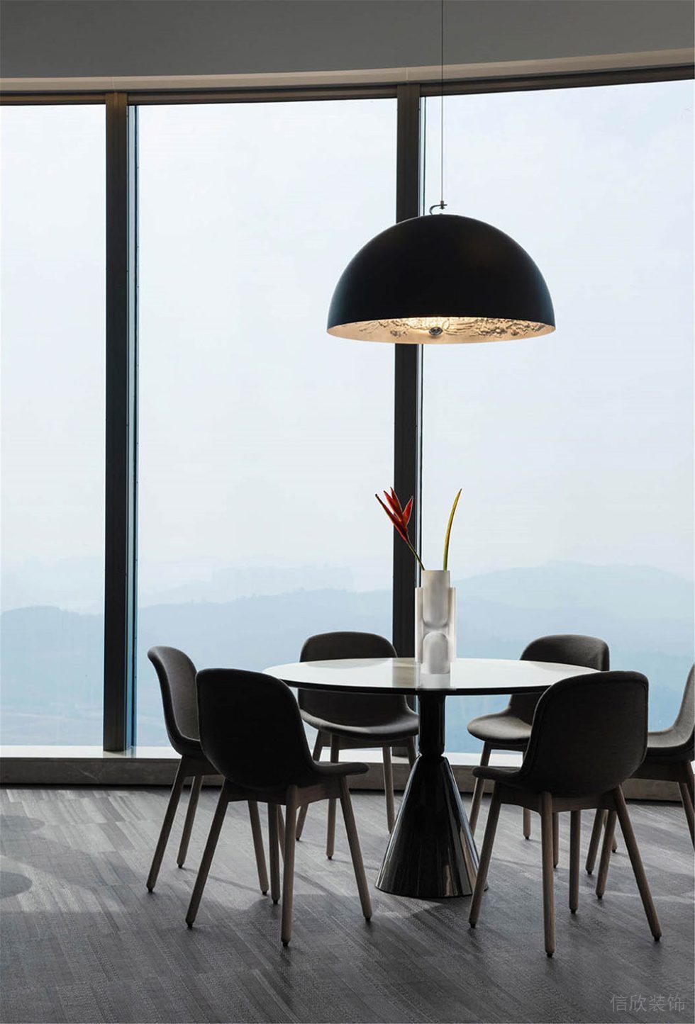 萬庭大廈時尚簡約風(fēng)辦公室裝修案例 沿窗觀景角落