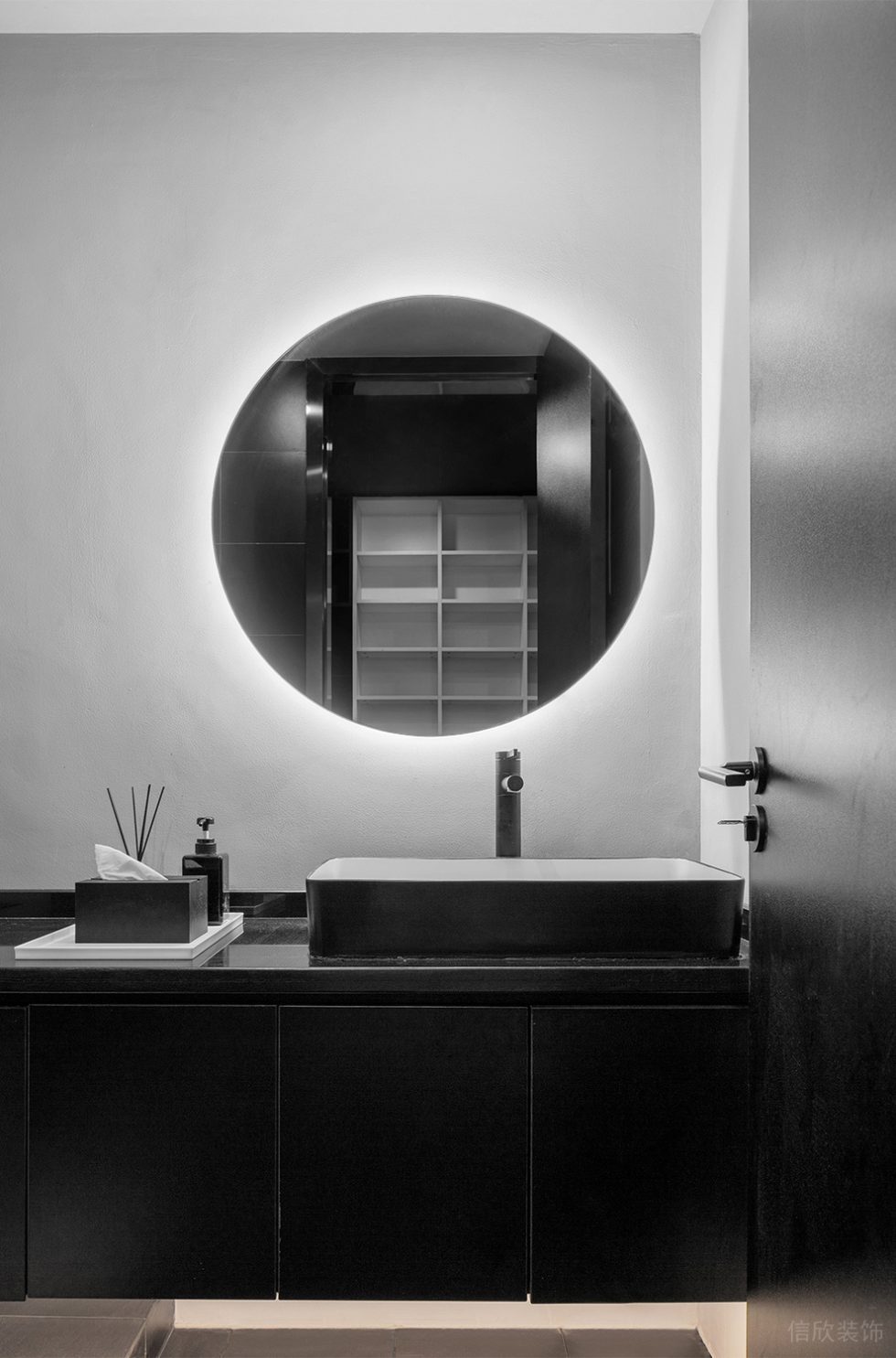 黑白灰簡約風辦公室裝修設計暗色系衛生間 黑白灰簡約風辦公室裝修設計暗色系衛生間